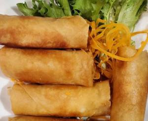 104. Rouleaux Impériaux Végé 5 mcx / Veggie Imperial Rolls 5 pcs
