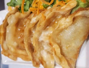 105. Gyozas Poulet Frit (5 mcx) / Gyoza Fried Chicken (5 pcs)