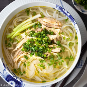 Soupe Tonkinoise au Poulet Vietnamiene