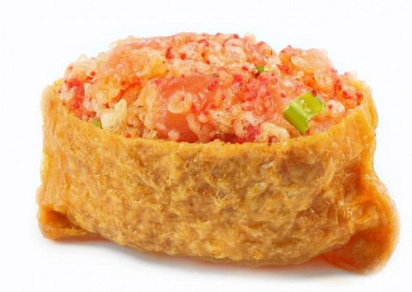 22A. Syaké Gunkan (Inari) / Saumon épicé, tempura / Spicy salmon, tempura