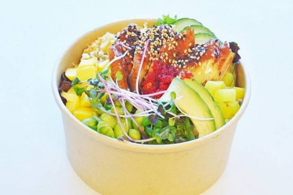 Bol poké à l'anguille grillée / Grilled Eel Poke Bowl
