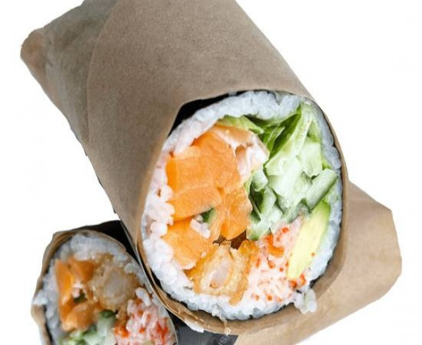 B4. Sushi Burrito Saumon et crevette tempura