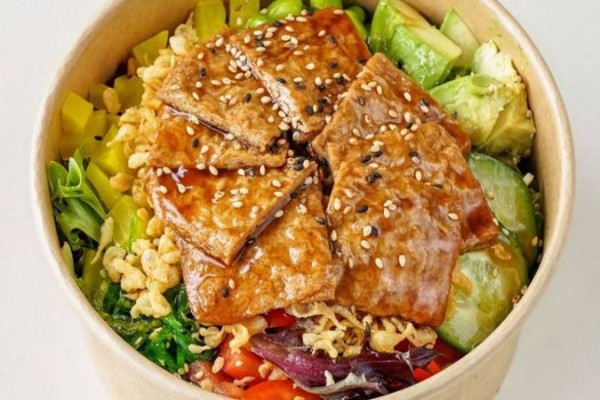 Poké végé - tofu mariné