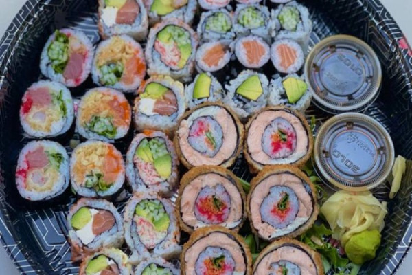 Boîte pour 2 (Makis seulement 33 mcx)