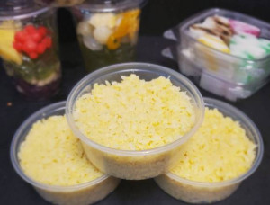 Sticky Rice w/ Mung Beans (Xôi Vò)