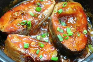 Vietnamese Caramelized & Braised Catfish (Cá Basa Kho Tộ)