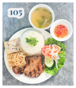 105. CƠM TẤM SƯỜN NƯỚNG BÌ CHẢ TRỨNG