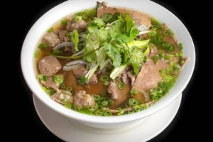 19. PHỞ TÁI NẠM BÒ VIÊN (LARGE - ONE SIZE ONLY)