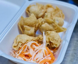 Wontons frits (8 mcx) / Fried Wontons (8 Pcs)