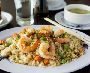 Riz frit aux crevettes (5 mcx) / Shrimp Fried Rice (5 Pcs)