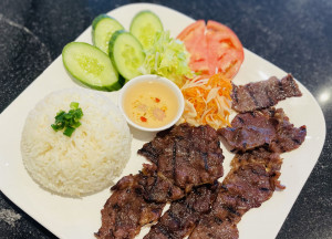 R2 Grilled Beef on Rice