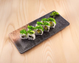 SAKURA VEGAN ROLL