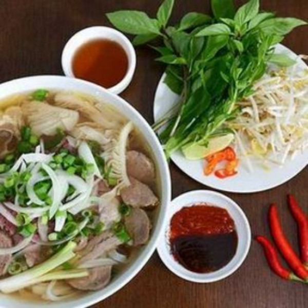 P1. PHỞ BÒ ĐẶC BIỆT/ ⽜ ⾁ 汤 粉/ AVEC BOEUF SAIGNANT, BOEUF BIENCUIT, TRIPE DE BOEUF, BOULETTE DE BOEUF