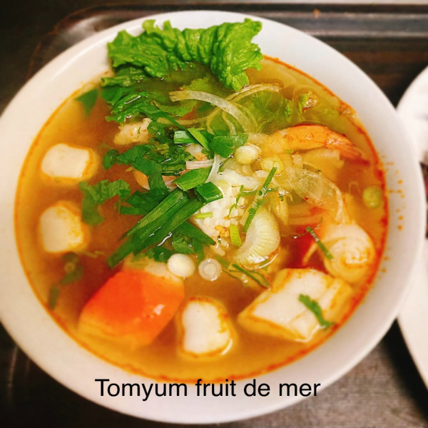 T2. TOMYUM ĐỒ BIỂN/冬 陰 海 鮮 粉/ AVEC FRUIT DE MER / WITH SEAFOOD