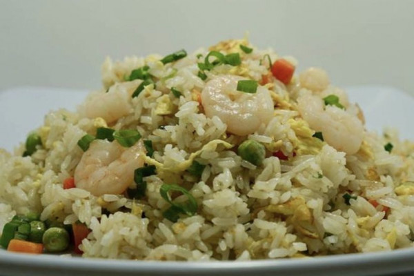 C21. CƠM CHIÊN TÔM/ 蝦 仁 炒 飯/AVEC CREVETTES/ WITH SHRIMP