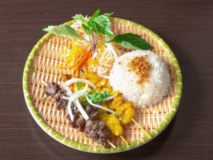207. Grilled Shrimp, Beef and Chicken on Rice