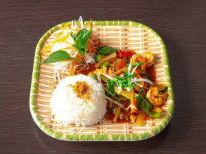 220. Chicken, Beef, or Shrimp with Saté Sauce and Vegetables on Rice