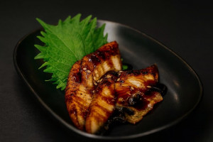 S7. SASHIMI ANGUILLE 