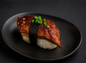 N7. NIGIRI ANGUILLE