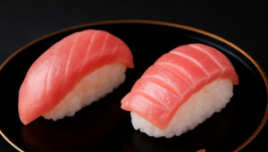 N15. NIGIRI Thon Tempura Épicé 