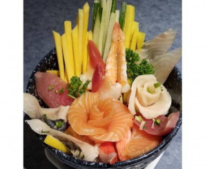 Chirashi sushi