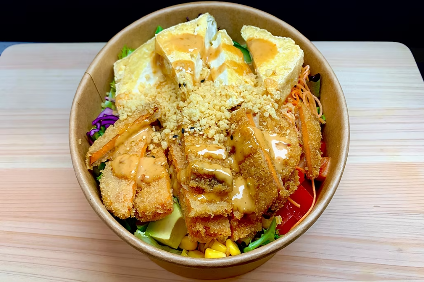 Poké Bol au Tofu Frit & Patate Douce Tempura