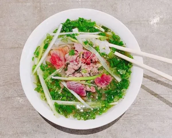 🍜🥩PT. Phở Tái /Soupe tonkinoise au boeuf saignant.
