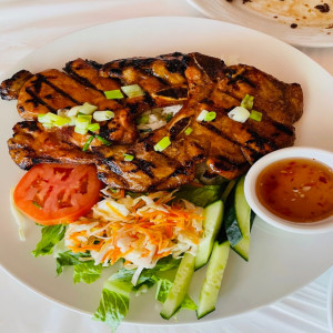 Côtelettes de porc grillé/Grilled pork chop