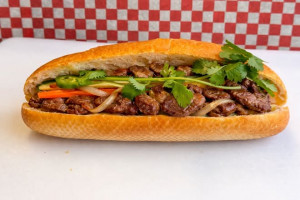 Grilled beef baguette / Bánh mi bò nướng