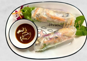 G6. Rouleaux de printemps végétariens avec tofu et champignons (2)