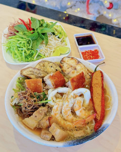 SP06. Bún Mắm-Fermented Fish and Seafood Noodle Soup