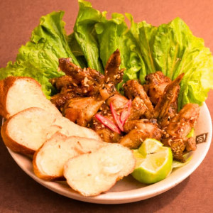 Cánh gà mắm me / Tamarind Glazed Chicken Wings