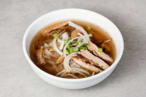 P6. Pho Poulet Grillé