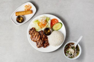 C1. Poulet grillé et salade