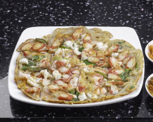 Haemool-pajeon (Seafood Pancake)