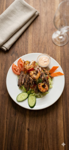 4. Trio spécial (Poulet - Crevettes - Bœuf) grillé