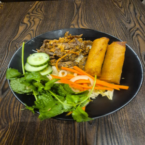 B2  vietnamess beef noodle salade