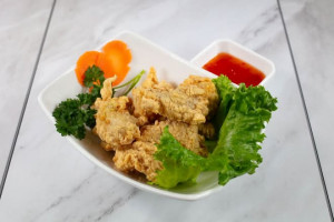 04 A. Deep Fried Calamari/ Mực chiên xù