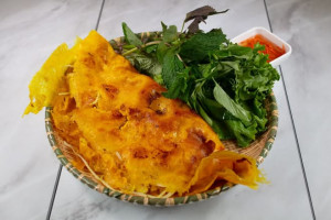 10. Crispy Vietnamese Pancake ( Pork And Shrimp )/