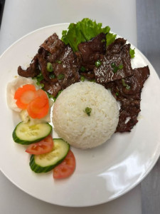 37. Grilled Beef w/ Steam Rice