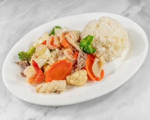 49. Stir Fried Shrimp, Squid And Veggie w/ Steam Rice