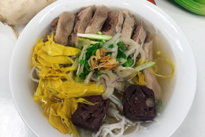 209. Bún măng vịt