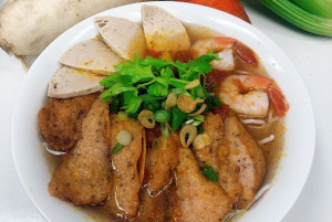 211. Bún chả cá