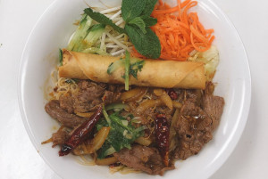 405. Bún bò xào sả ớt (cộng với 1 món dưới)