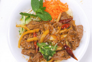 407. Bún bò xào sả ớt