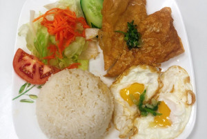 506. Cơm tàu hũ ky (cộng với 1 món)
