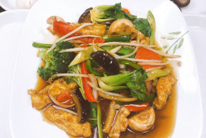 604. Đậu hũ, nấm xào rau cải