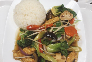 607. Rau cải xào nấm, đậu hũ, cơm trắng