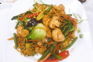 609. Mì xào rau cải