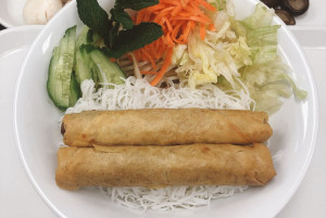 614. Bún chả giò chay